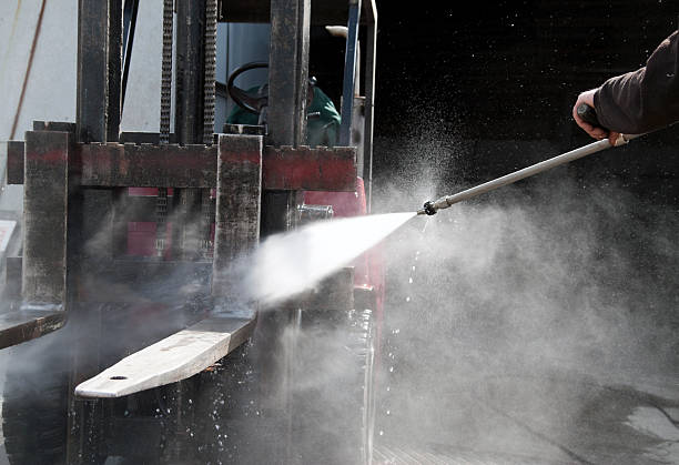 Best Sidewalk Pressure Washing  in Harvey, MI